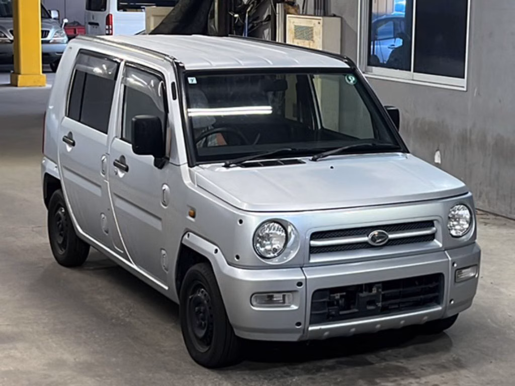 DAIHATSU NAKED