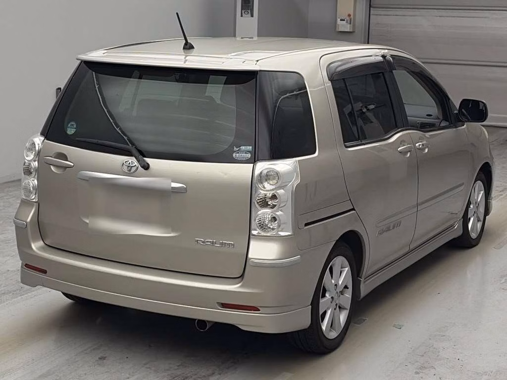 TOYOTA RAUM
