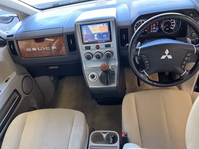 MITSUBISHI DELICA D:5