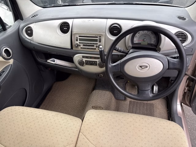 DAIHATSU MOVE LATTE