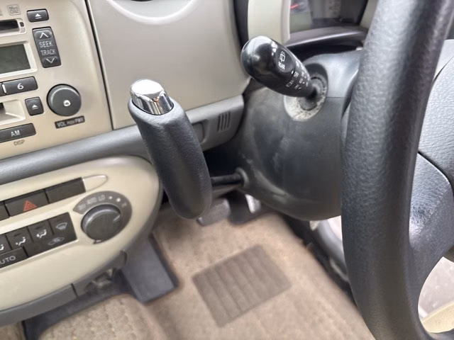 DAIHATSU MOVE LATTE