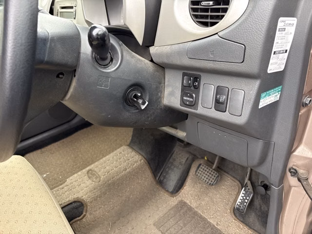 DAIHATSU MOVE LATTE