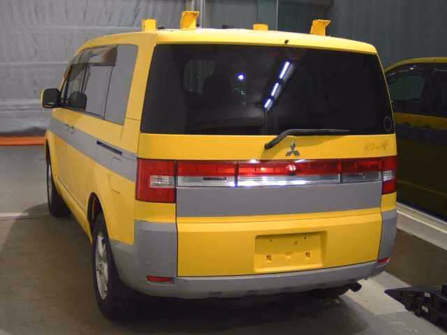 MITSUBISHI DELICA D:5