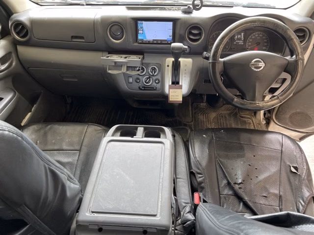 NISSAN NV350 CARAVAN