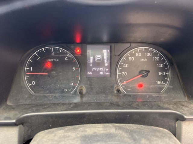 NISSAN NV350 CARAVAN