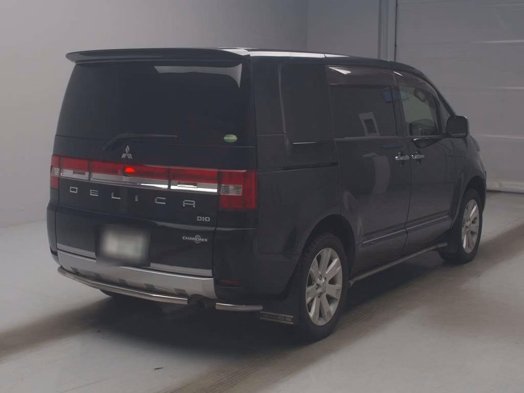 MITSUBISHI DELICA D:5