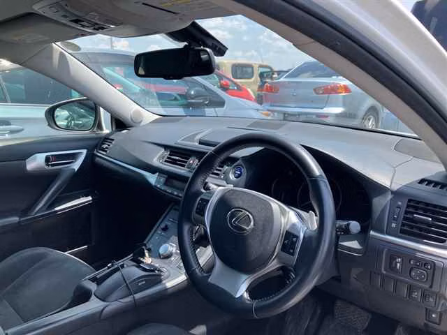 LEXUS CT200H