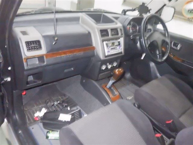 MITSUBISHI PAJERO MINI