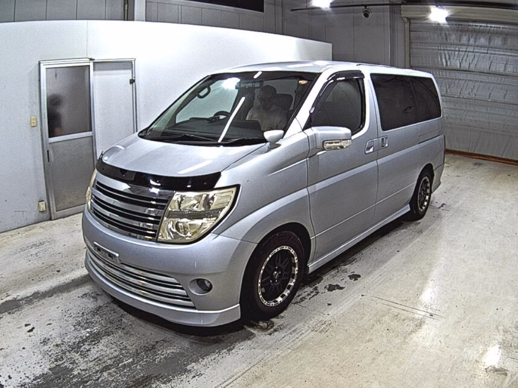 NISSAN ELGRAND