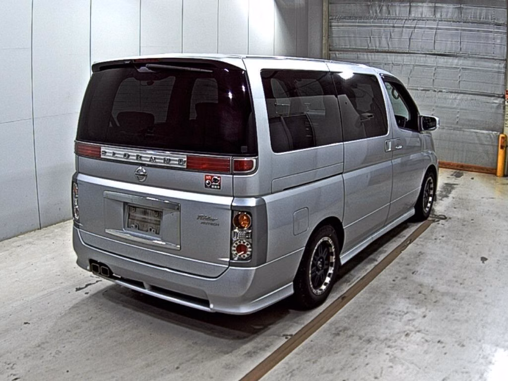 NISSAN ELGRAND