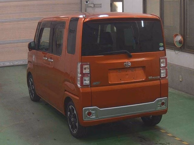 DAIHATSU WAKE