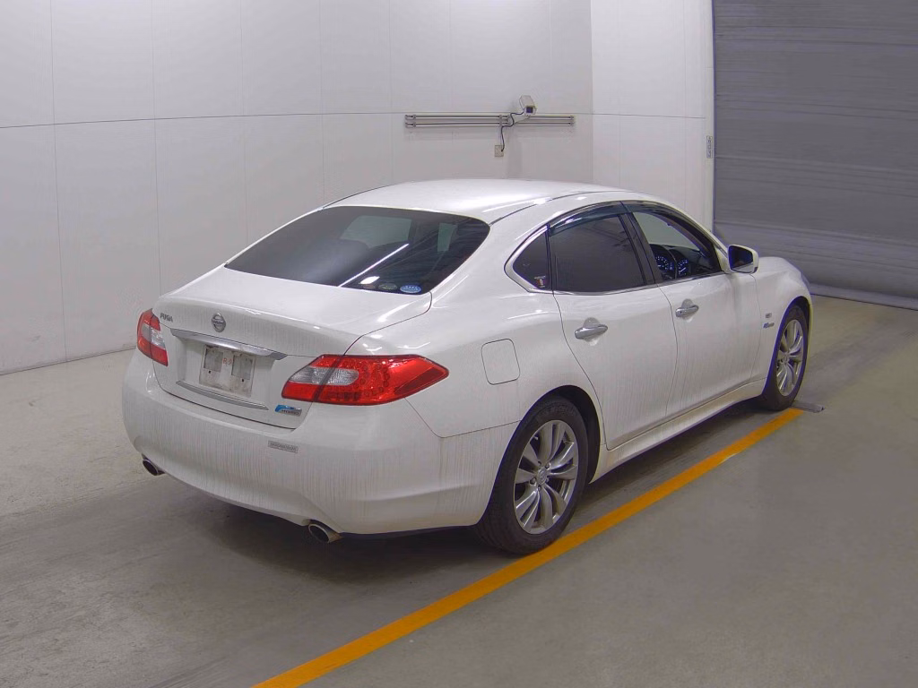 NISSAN FUGA