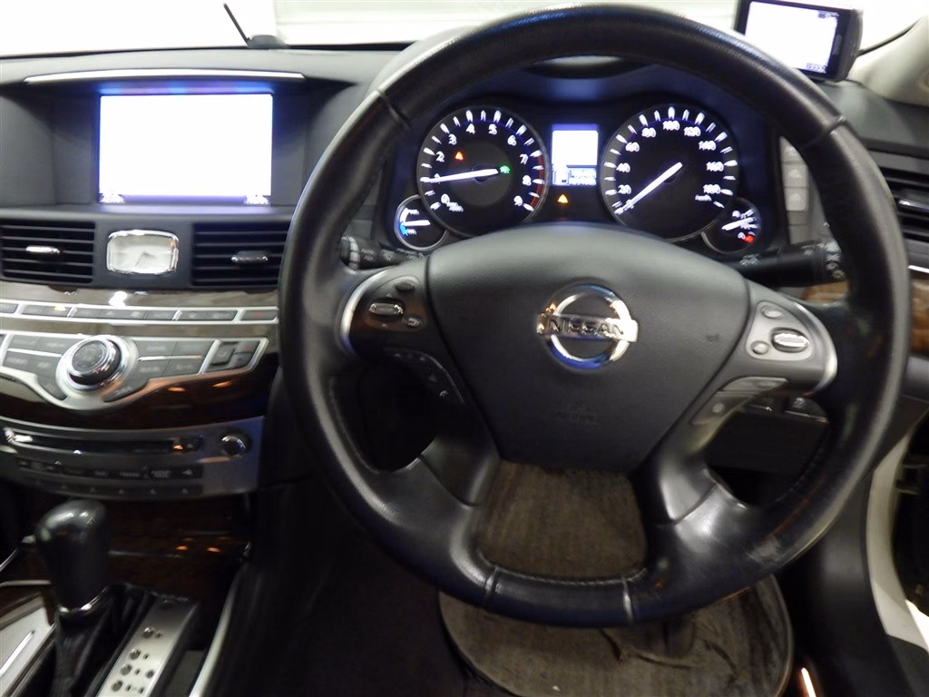 NISSAN FUGA