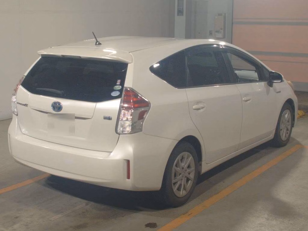 TOYOTA PRIUS ALPHA