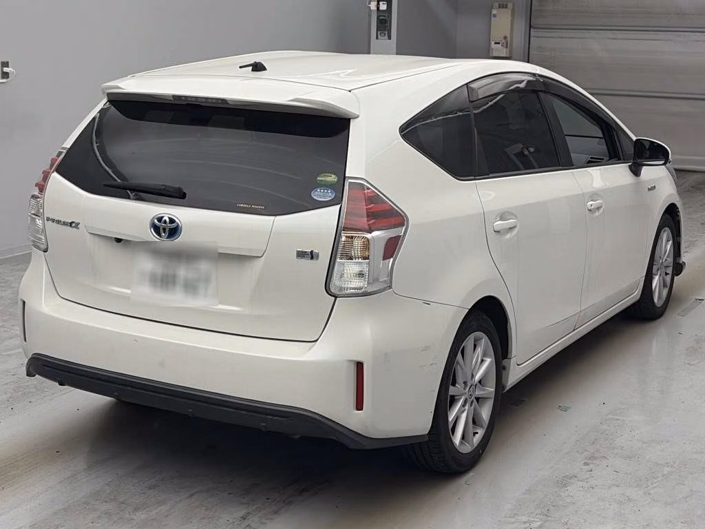 TOYOTA PRIUS ALPHA