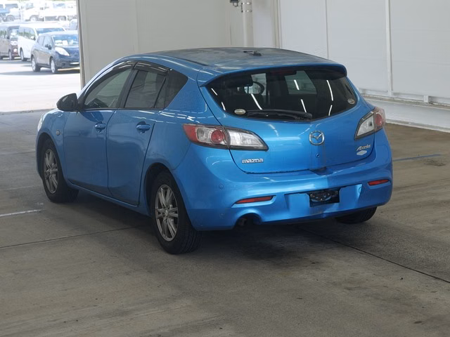 MAZDA AXELA