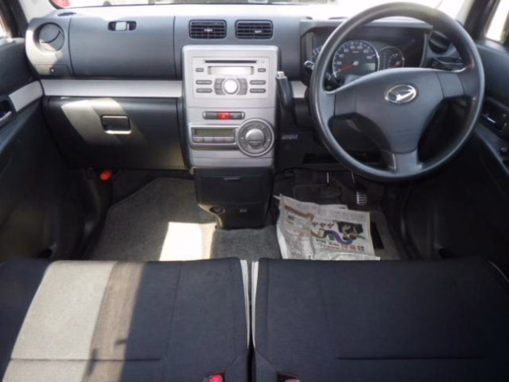 DAIHATSU MOVE CONTE