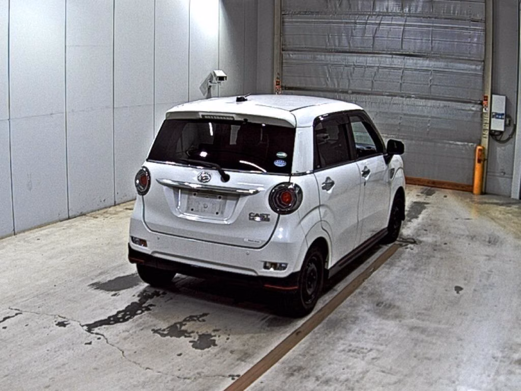 DAIHATSU CAST