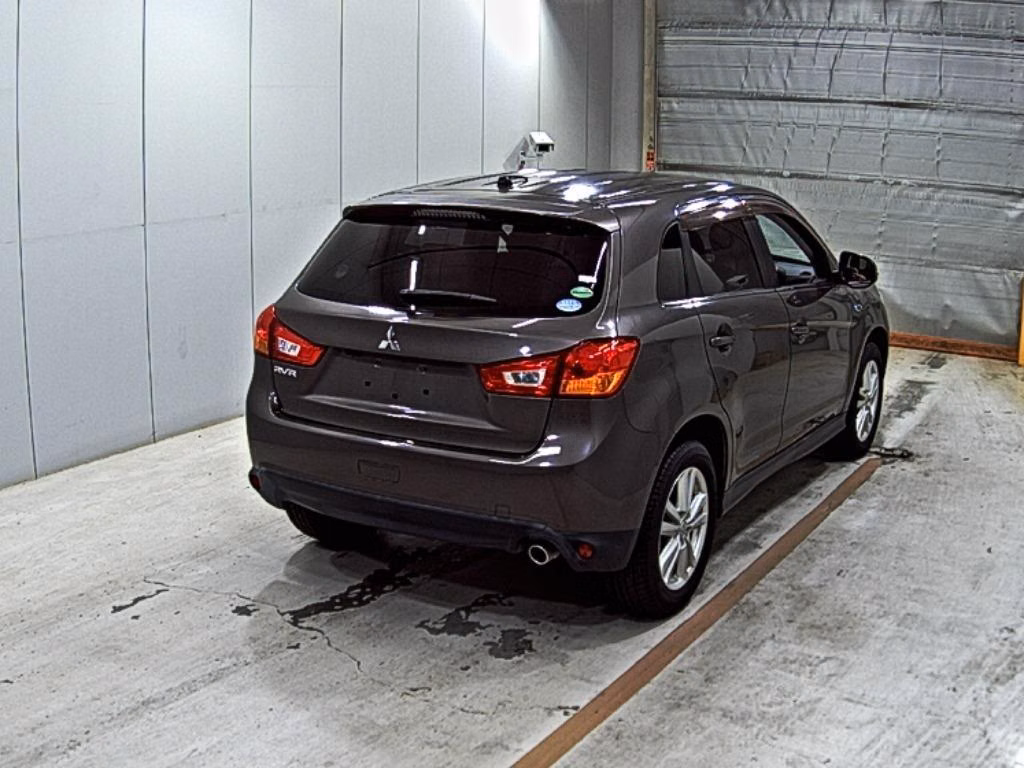 MITSUBISHI RVR
