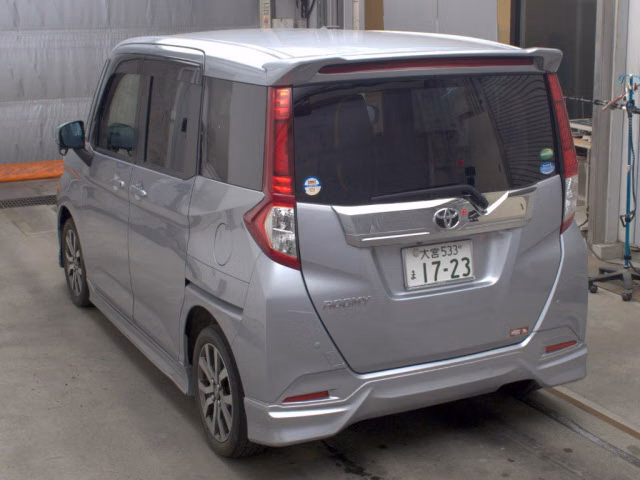 TOYOTA ROOMY