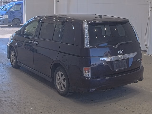 TOYOTA ISIS