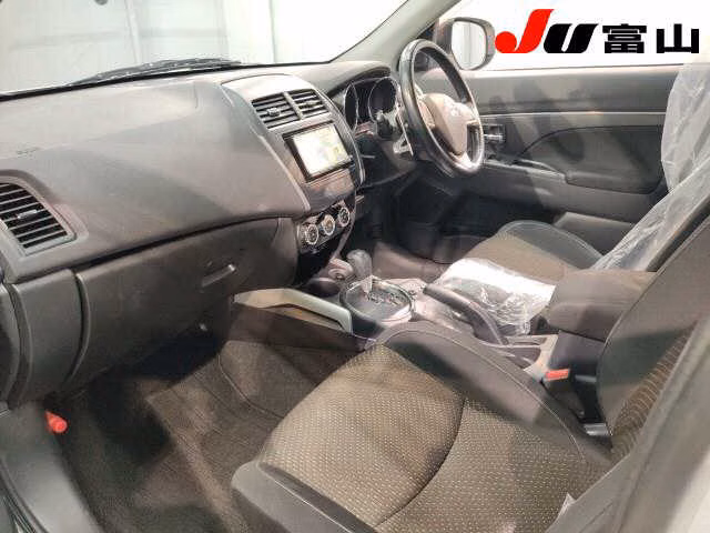 MITSUBISHI RVR