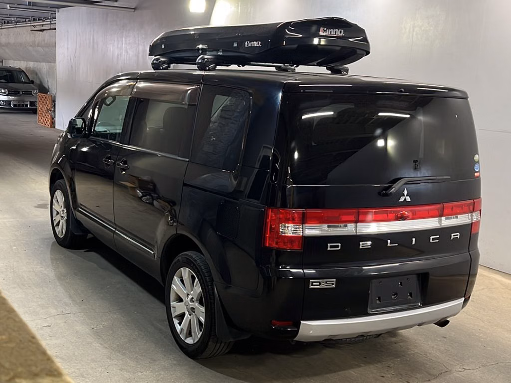 MITSUBISHI DELICA D:5