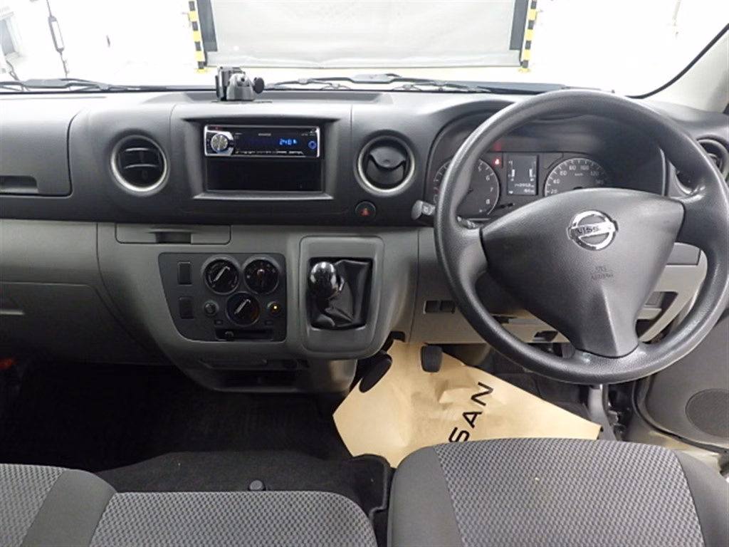 NISSAN NV350 CARAVAN