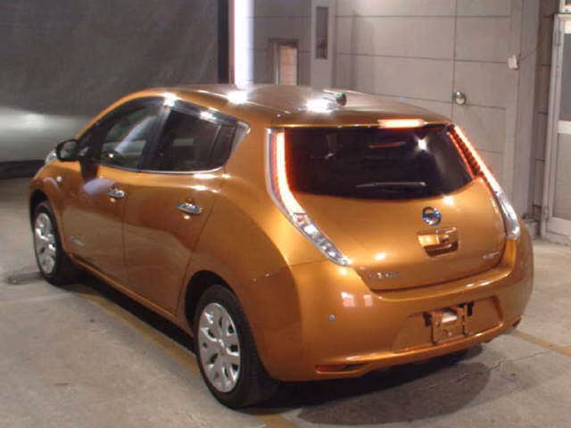 NISSAN LEAF