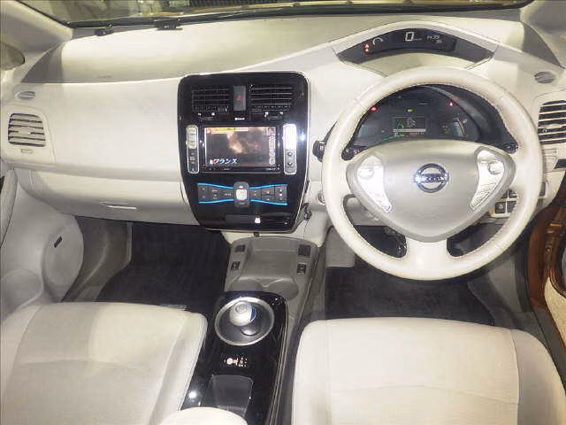NISSAN LEAF