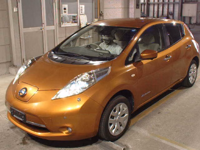 NISSAN LEAF