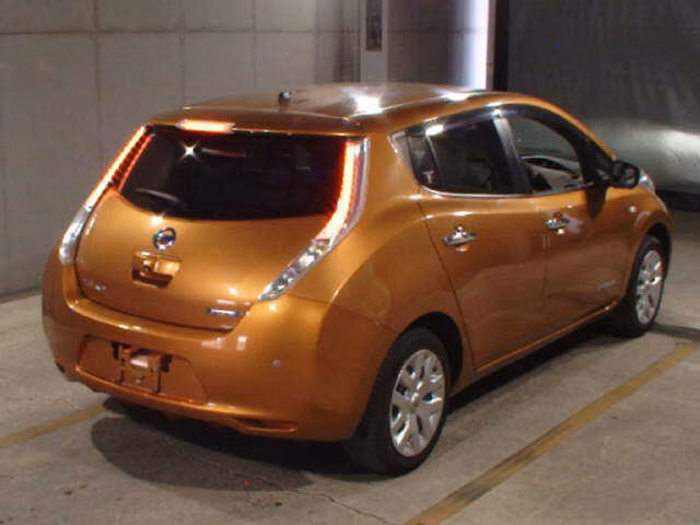 NISSAN LEAF