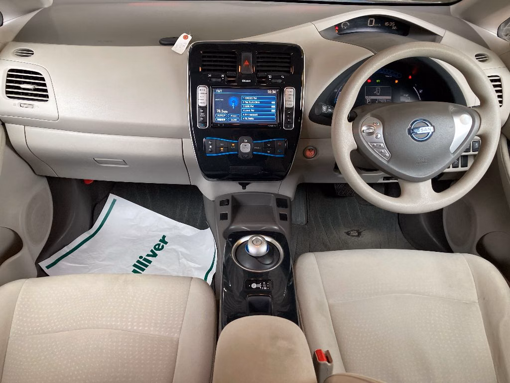 NISSAN LEAF