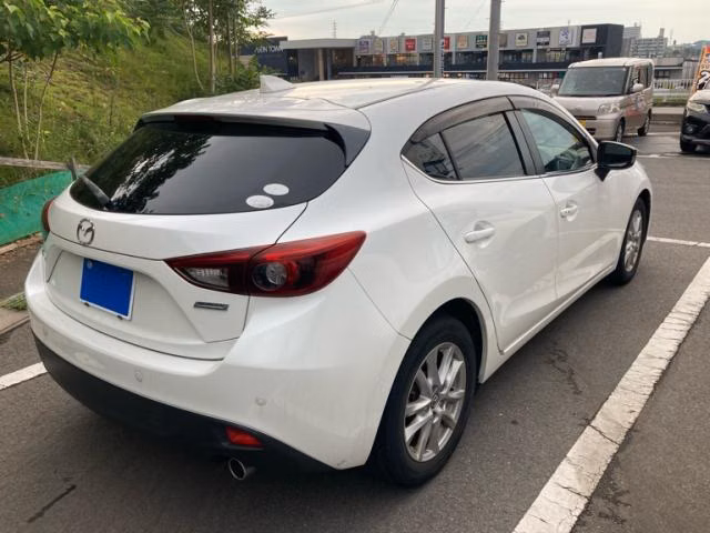 MAZDA AXELA
