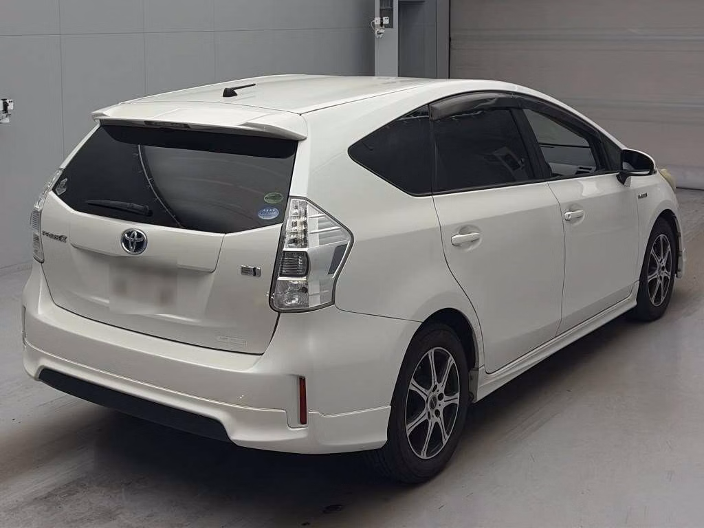 TOYOTA PRIUS ALPHA