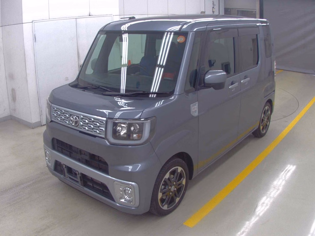 TOYOTA PIXIS MEGA