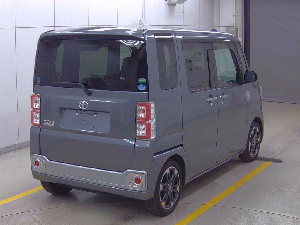TOYOTA PIXIS MEGA