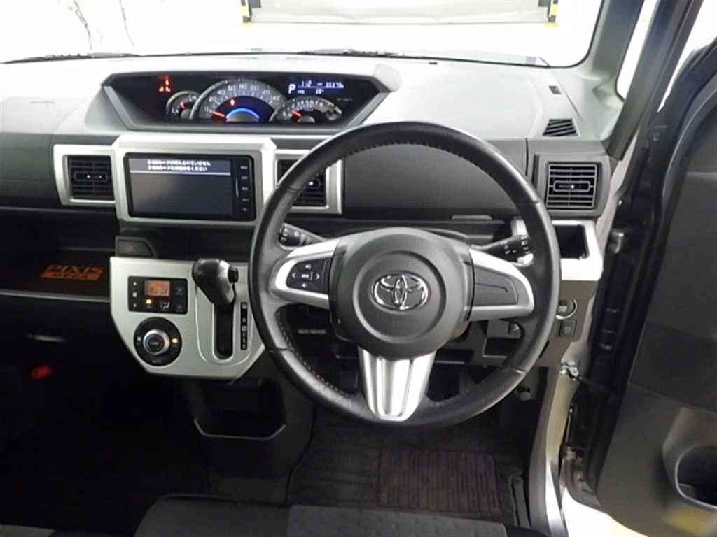 TOYOTA PIXIS MEGA