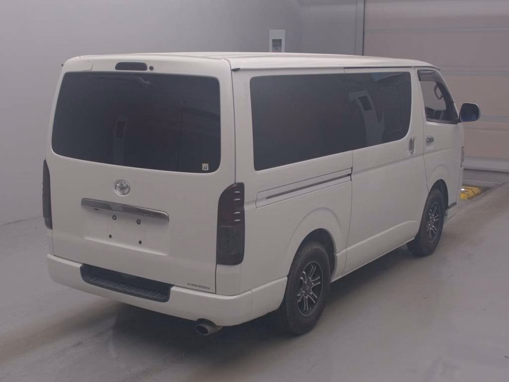 TOYOTA REGIUS ACE