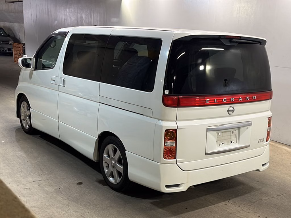NISSAN ELGRAND