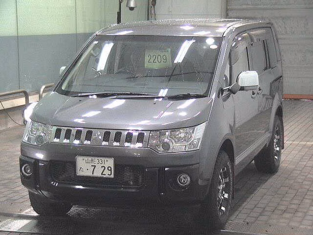 MITSUBISHI DELICA D:5