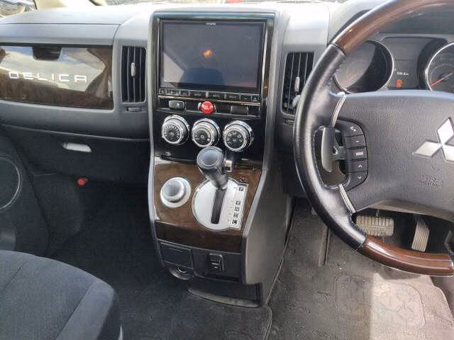 MITSUBISHI DELICA D:5