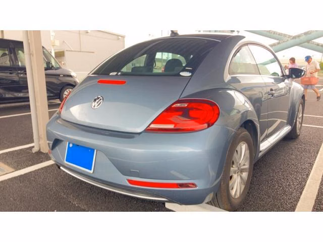 VOLKSWAGEN BEETLE
