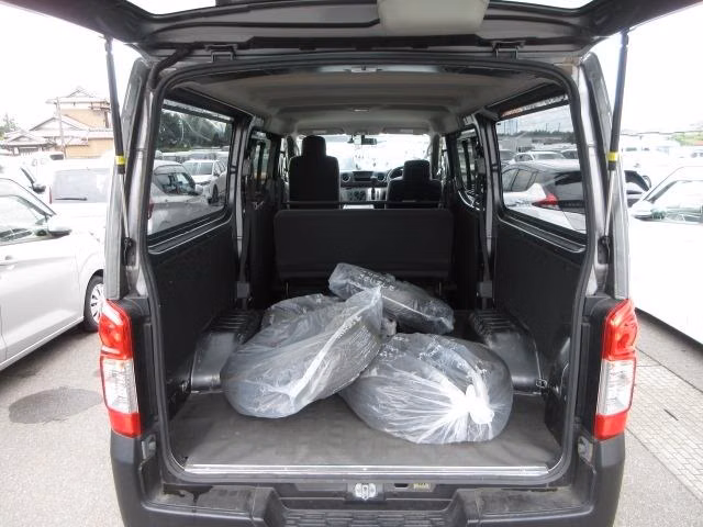NISSAN CARAVAN