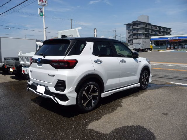 DAIHATSU ROCKY