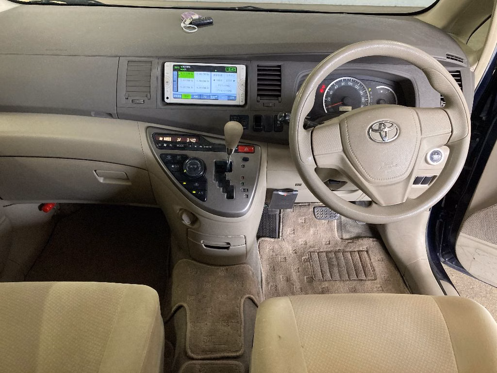 TOYOTA ISIS