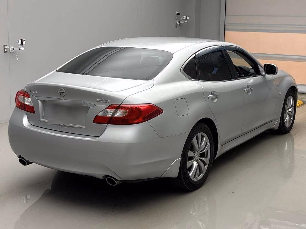 NISSAN FUGA