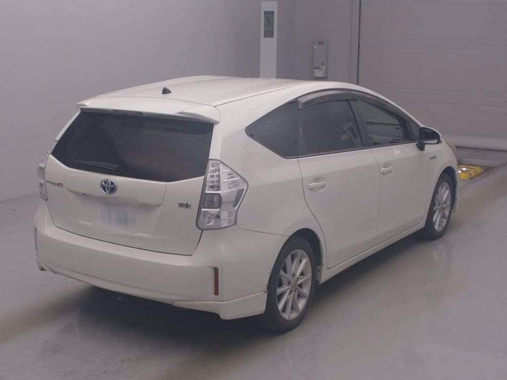 TOYOTA PRIUS ALPHA