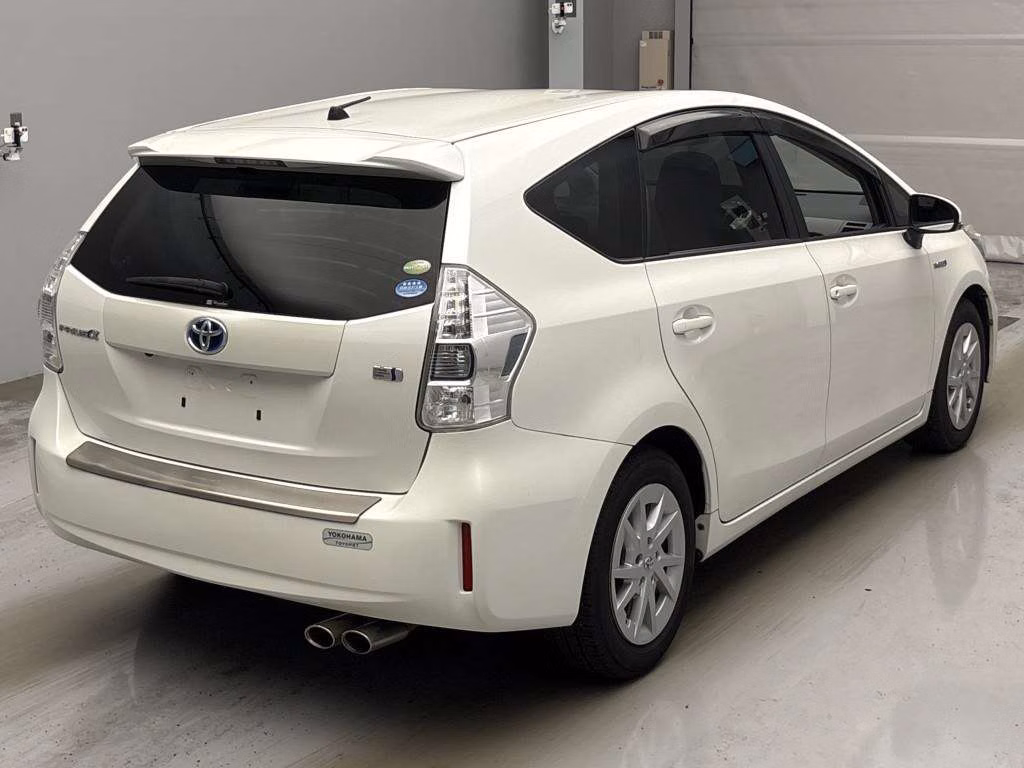 TOYOTA PRIUS ALPHA