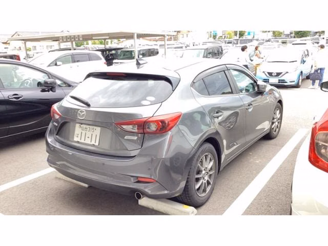 MAZDA AXELA